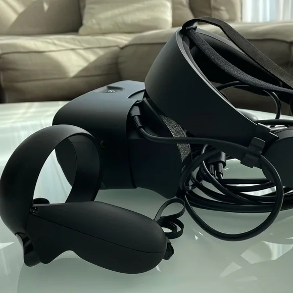 Oculus Rift S, PC-Powered VR Gaming Headset - Windows. - Picture 3 of 10